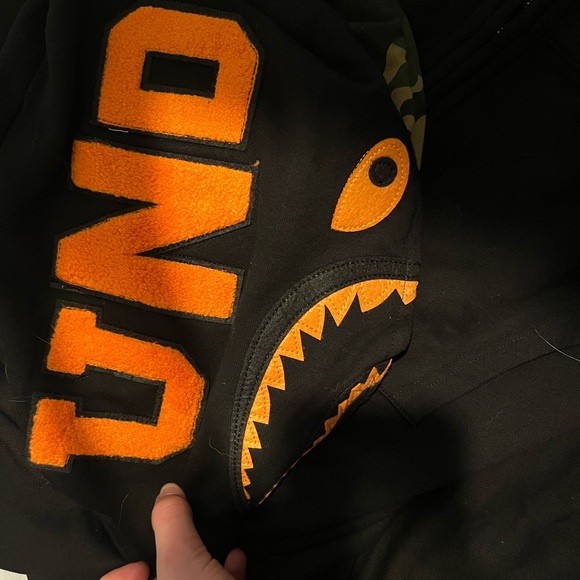 BAPE x UNDEFEATED double shark hoodie - Picture 6 of 10